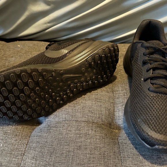 Women’s Nike Revolution 7 Running shoes - Picture 2 of 5